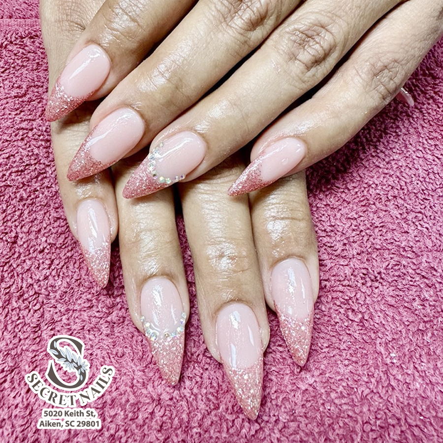 Secret Nails logo